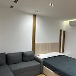 Appartement Enzo Center *