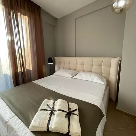 Enzo Center Apartment