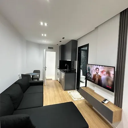 Enzo Center Τίρανα