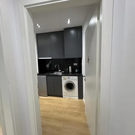 Enzo Center Τίρανα